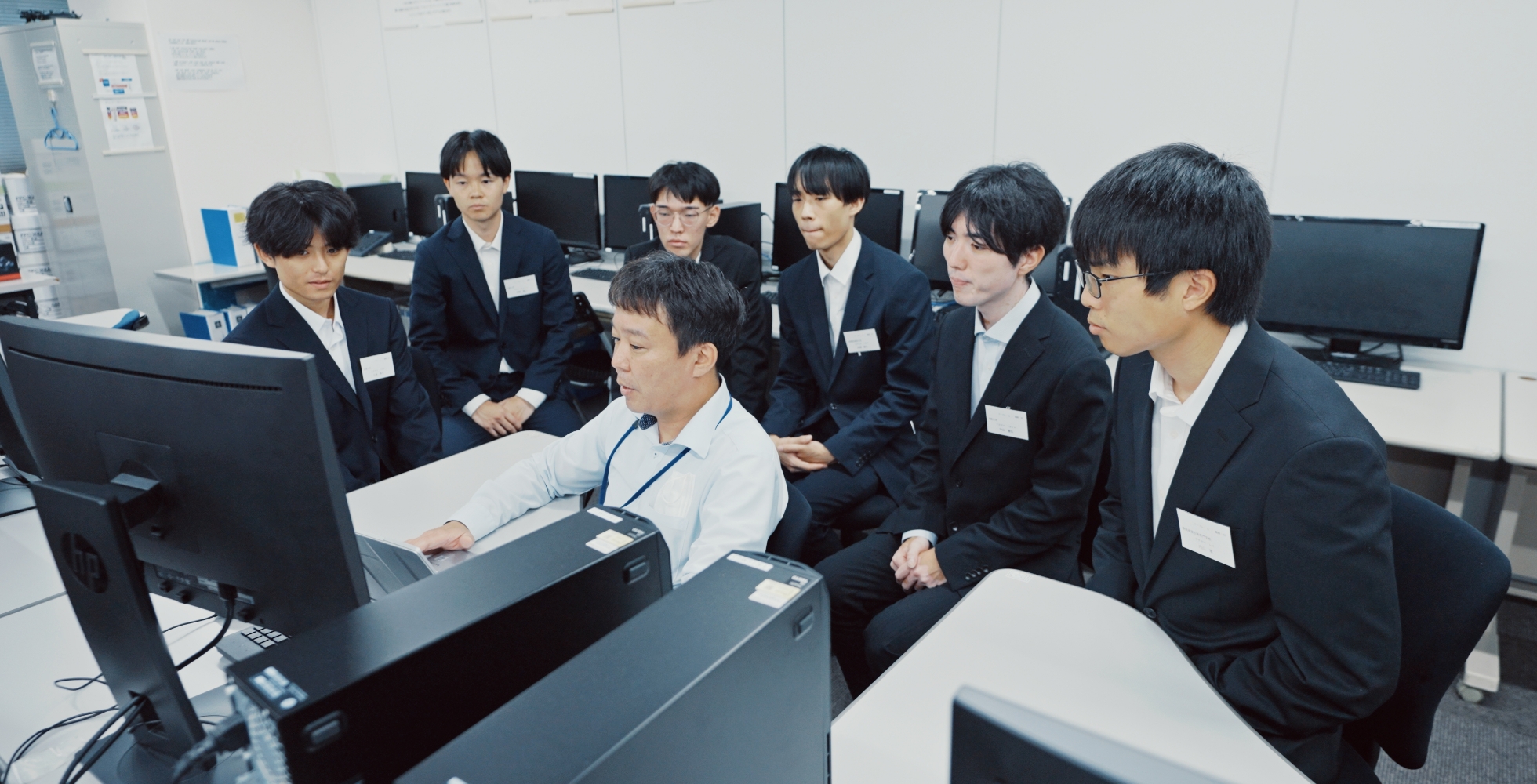 笑い声が絶えない懇親会の様子②